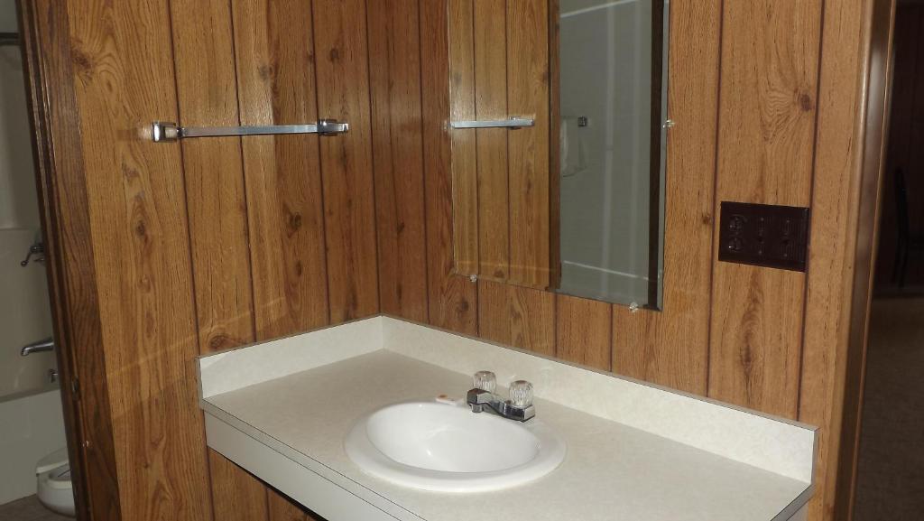 Lakeview Motel Two Rivers Room photo