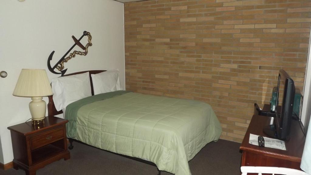Lakeview Motel Two Rivers Room photo